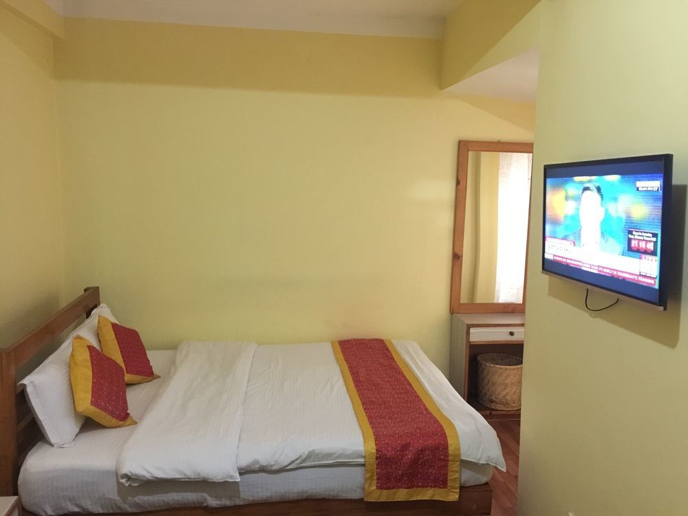 Tibet Peace Guest House Катманду Екстериор снимка